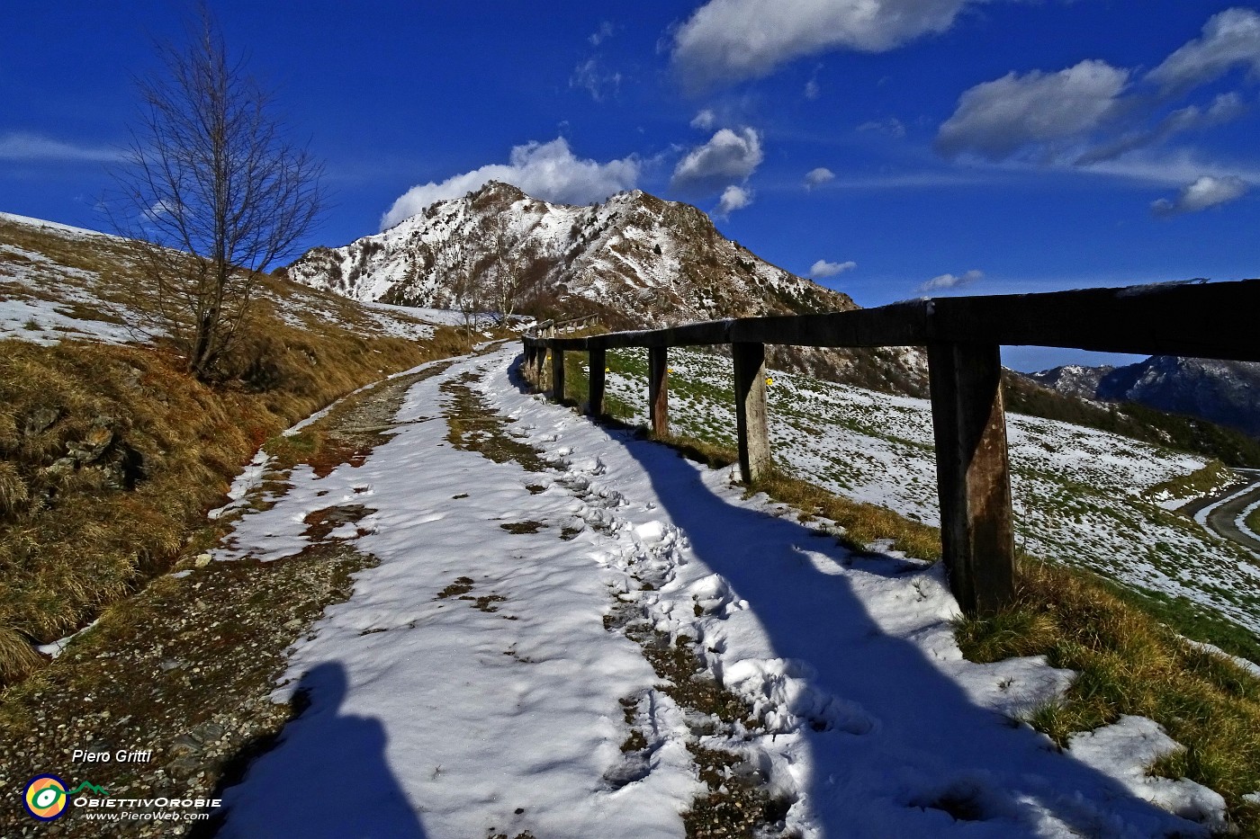 08 Salendo alla Forcella di Spettino con vista in Gioco.JPG -                                